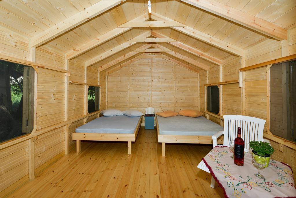 Camping Mithimna Kissamos Bilik gambar